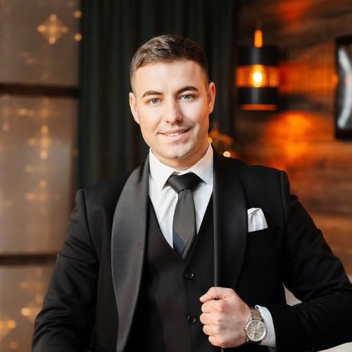 42c870a5051d08947ed986e165c34e5b~tplv tiktokx cropcenter 1080 1080.jpg