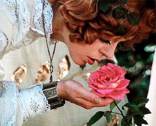 tumblr 09abb43750937937d7477d85e88491f9 85ca85e8 540.gif