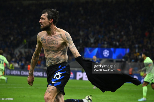 Francesco Acerbi of F.C. Inter celebrates after scoring the goal to make it 3-3 during the UEFA Cham.jpg