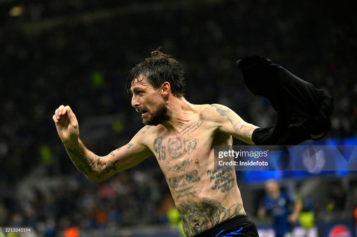 SAN SIRO STADIUM, MILANO, ITALY - 2025/05/06: Francesco Acerbi of FC Internazionale celebrates after.jpg