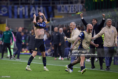 MILAN, ITALY - MAY 06: Francesco Acerbi (L) of FC Internazionale celebrates after scoring his team's.jpg