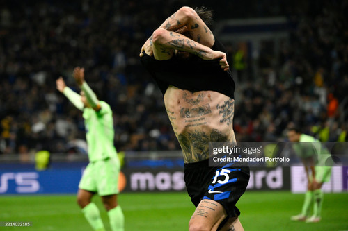 Francesco Acerbi of FC Internazionale celebrates after scoring the goal of 3-3 during the UEFA Champ.jpg