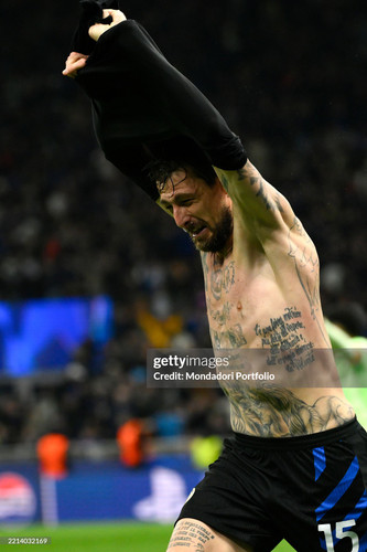 Francesco Acerbi of FC Internazionale celebrates after scoring the goal of 3-3 during the UEFA Champ.jpg