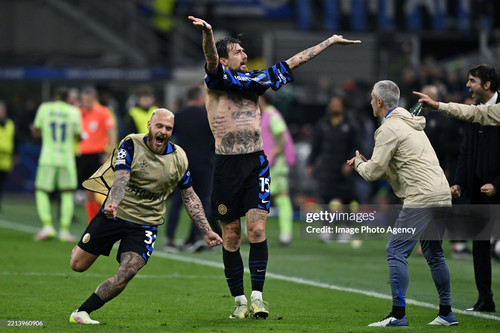 MILAN, ITALY - MAY 06:  Francesco Acerbi of Internazionale celduring the UEFA Champions League 2024/.jpg