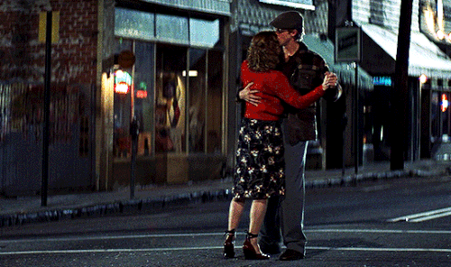 tumblr 17cf65fa8c55f6926610cf89b67e1e64 c4926f04 540.gif