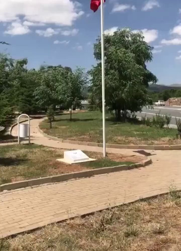 4dr LTQUzmvZU1R2.jpg