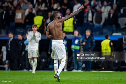 MADRID, SPAIN - APRIL 16: Antonio Rudiger of Real Madrid CF greets the fans during the UEFA Champion.jpg