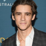 Brenton Thwaites.png