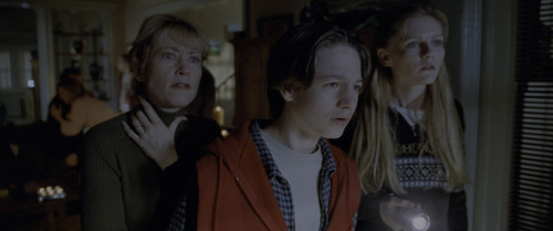 Pequeños guerreros (1998) 2160p WEB DL DV HDR DD 2.0 H.265 HDZ.mkv snapshot 01.23.52.110.jpg
