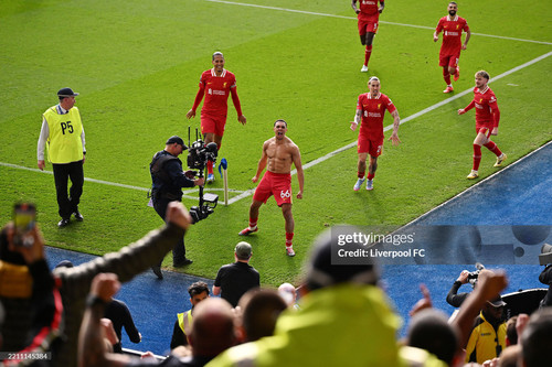 LEICESTER, ENGLAND - APRIL 20: (SUN OUT, SUN ON SUNDAY OUT) Trent Alexander-Arnold of Liverpool cele.jpg
