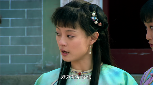 甄嬛传.Empresses.in.the.Palace.2011.S01E01.WEB DL.2160p.HEVC.AAC@ZmWeb.mp4 snapshot 17.08.300.png