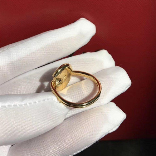 cartier amulette de cartier ring xs model malachite b4217600 coral 6 900x900 941.jpg