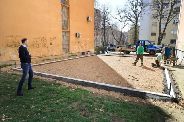 Počela rekonstrukcija dečijeg igrališta na Bubnju!