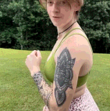 Round ass babe with short hair F8tedfox.gif