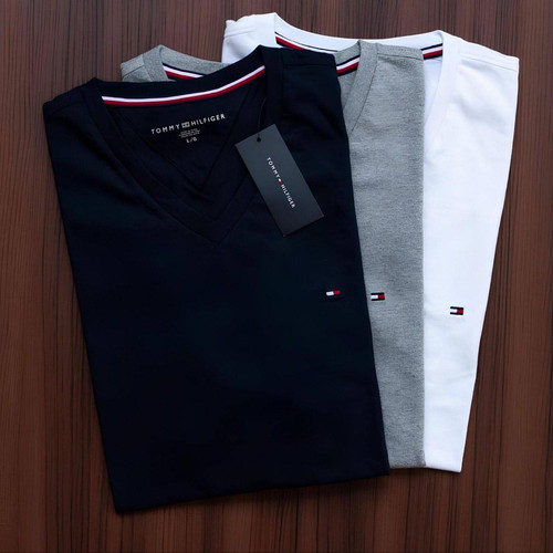 Camiseta Tommy Hilfiger Essential Gola V Masculina.jpg