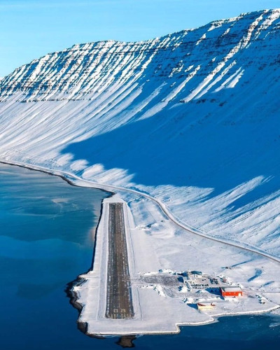 Ísafjörður Airport BIIS Iceland.jpg