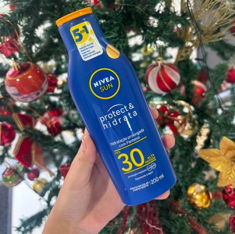 NIVEA SUN Protetor Solar Protect & Hidrata FPS 30 200ml – Com toque seco, rápida absorção e resistente à água, esse protetor solar oferece alta proteção ao sol e promove hidratação à pele