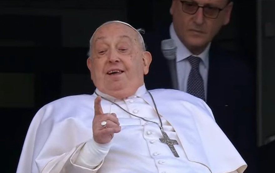 0000Sin título.jpg El Papa Francisco reapareció tras 38 días de internación y pidió por la paz en el mundo