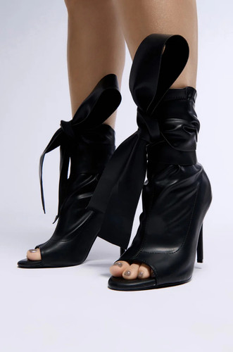 azalea wang klarice black peep toe bootie black 1 1 358d7932 ff4c 4f37 b120 e8ce1048f8c3.jpg