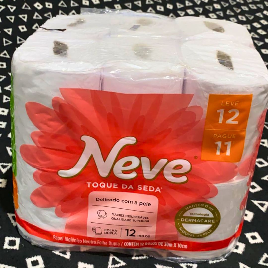 Neve Papel Higiênico Toque de Seda Folha Dupla, 30m, Leve 12 Pague 11 Rolos