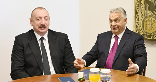GrY8 2KW8AEK8ID.jpg