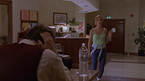 2x08 0005.jpg