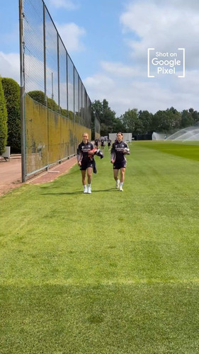 ijAtyDiCbxAp s9v.jpg