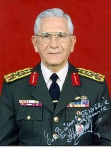GrZnISAWgAEnQUT.jpg