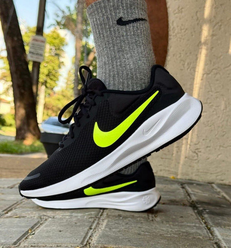 Nike Revolution 7 Masculino.jpg