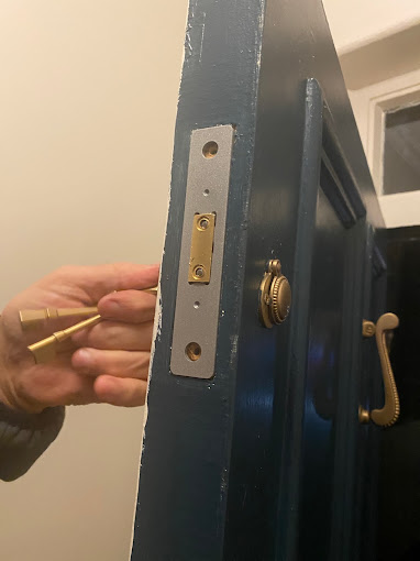 Locksmith Service in Earls Court, London | AlanCo Services.jpg