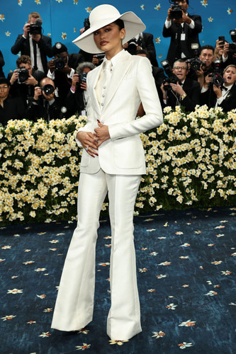 ZENDAYA (Met Gala 2025 02).jpg
