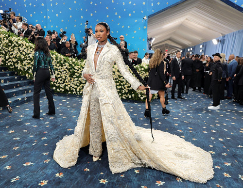 Jones, Coco (Met Gala 2025 01).jpg