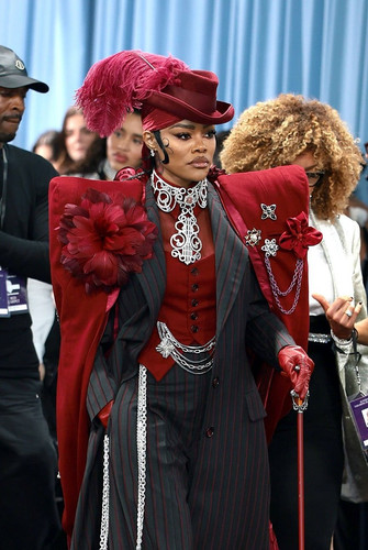 Taylor, Teyana (Met Gala 2025 01).jpg