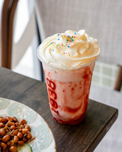 Strawberry shakes.jpg