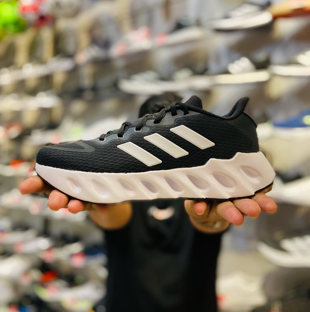 Tênis Adidas Switch Run Masculino – Preto+Branco