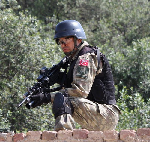 GqS7b RWQAAnJUG.jpg
