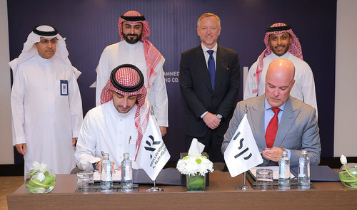 GqRCqajWgAAs4k3.jpg