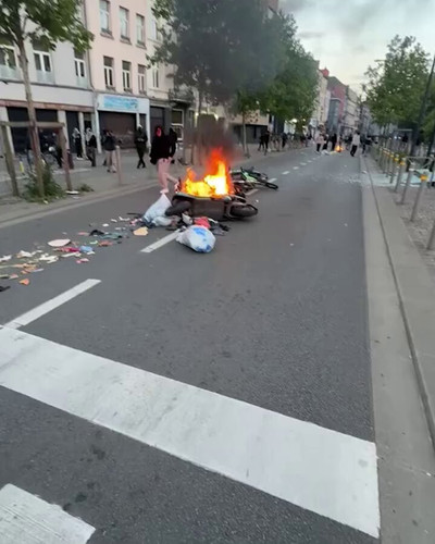 Fg5rGFuuXkeS98rc.jpg
