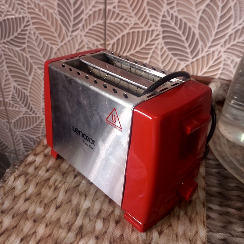 Torradeira Inox Red PTR203 – Lenoxx