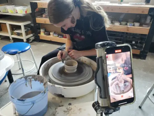 Discover the Art of Pottery at Feelartistic Studio.webp