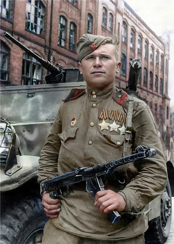 GqR2moaXkAAReZk.jpg