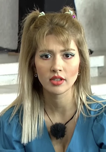 GqPfGKoWoAQxra3.jpg