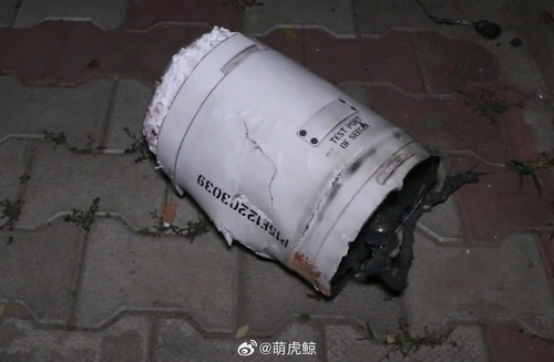 GqVv90RXwAAVzD1.jpg