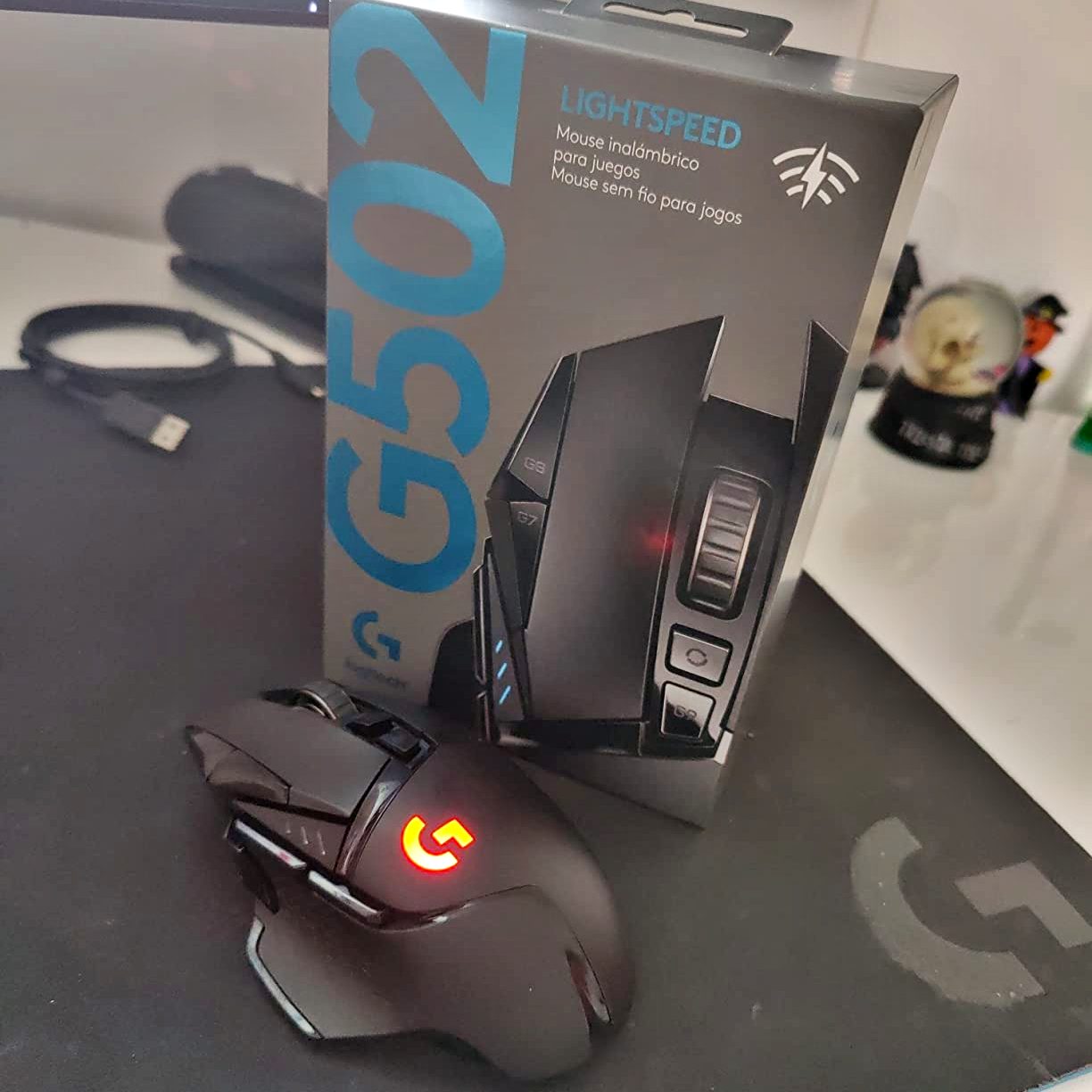 Mouse Gamer Sem Fio Logitech G502 LIGHTSPEED com Tecnologia RGB LIGHTSYNC, Ajustes de Peso, 11 Botóes Programáveis, Sensor HERO 25K e Bateria Recarregável – Compatível com POWERPLAY Mouse Gamer Sem Fio Logitech G502 LIGHTSPEED com Tecnologia RGB LIGHTSYNC, Ajustes de Peso, 11 Botóes Programáveis, Sensor HERO 25K e Bateria Recarregável – Compatível com POWERPLAY
