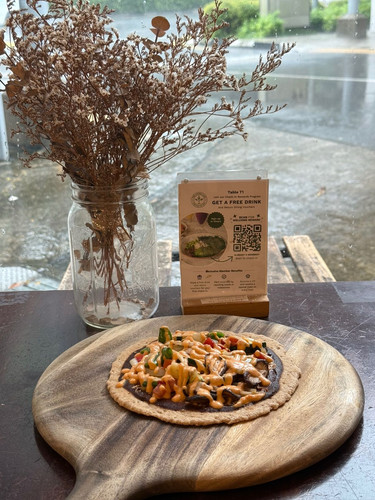 Kids Veggie pizza.jpg