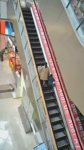 ycQttlwxy5 hSatx.jpg