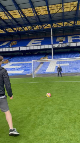 e OaeO0VgJrBhIma.jpg