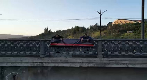 CYV84AaP2 15lJ7G.jpg