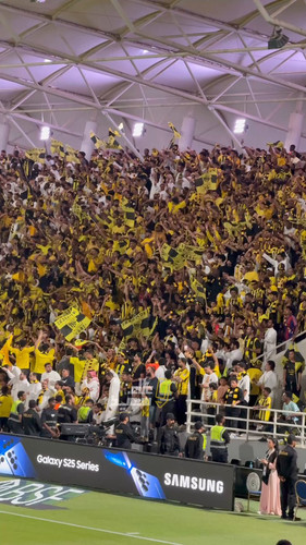 vNri0rG2U rJ8b7L.jpg