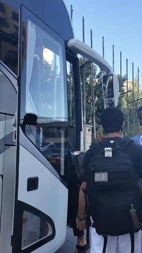 kv 9Zt EDWlTKL9e.jpg